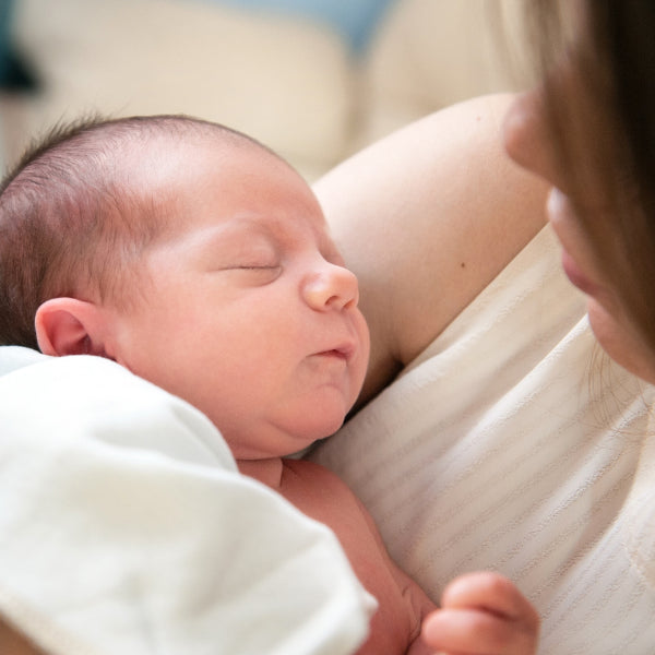 Dream feed nursing breastfeeding baby