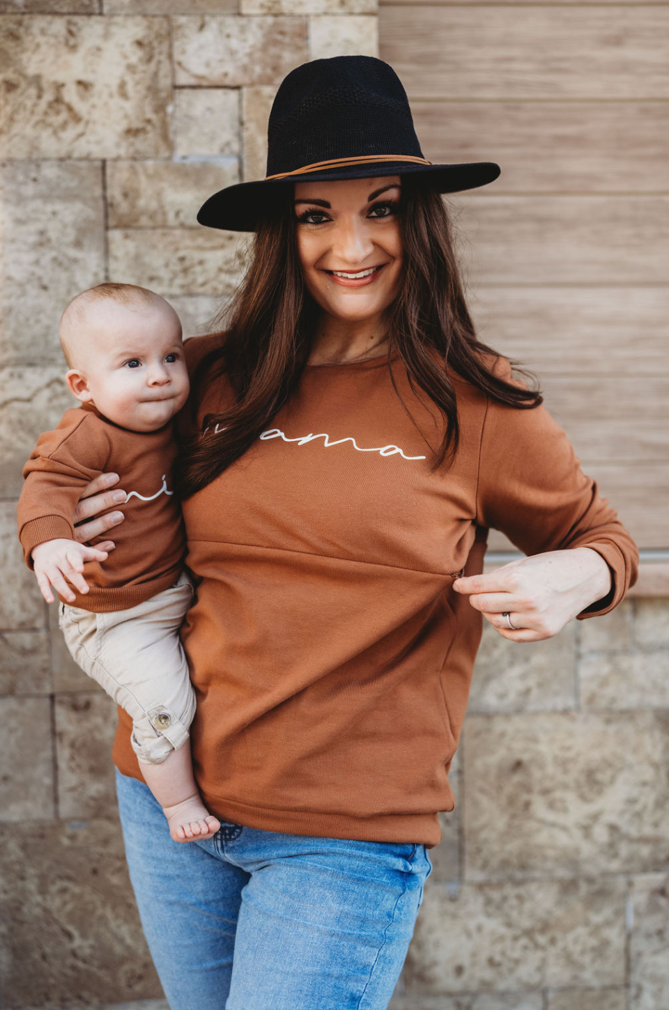 Mama nursing sweatshirt camel 