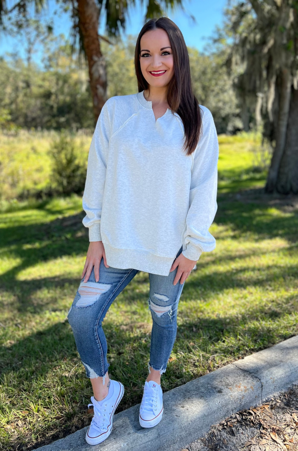 Oversized nursing sweatshirt gray with jeans 