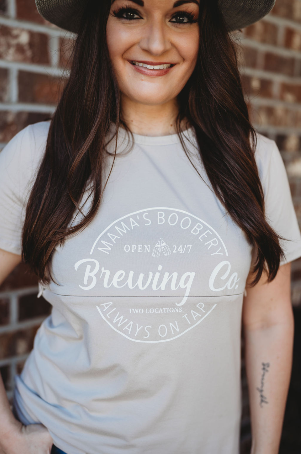 Mama's boobery logo nursing