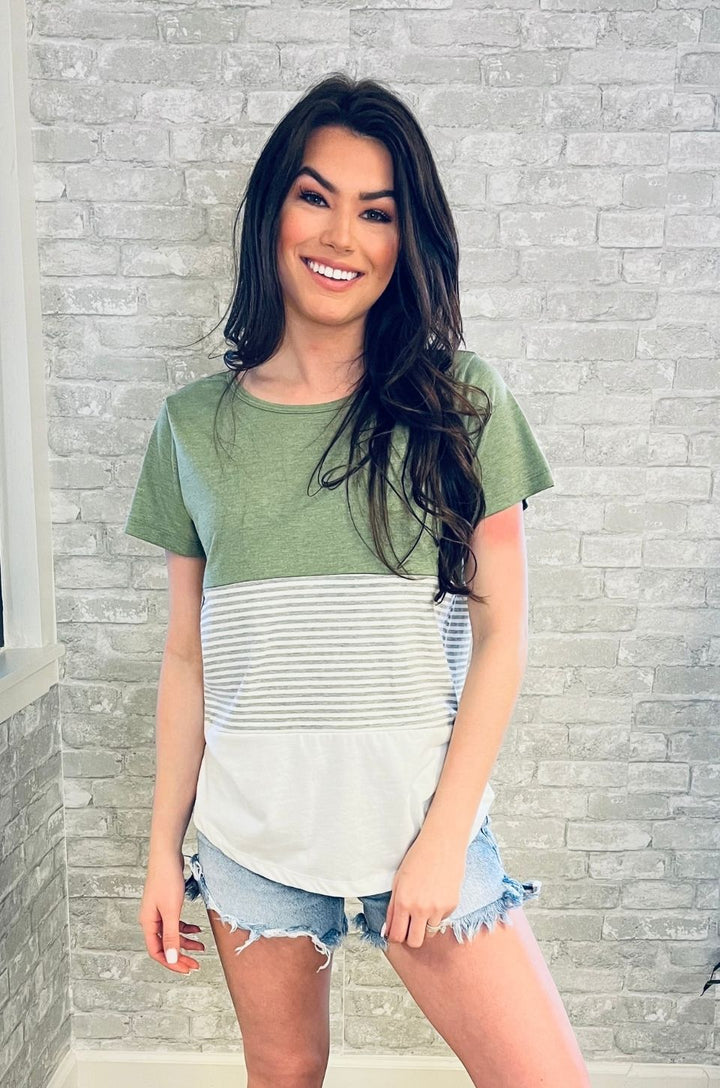 casual nursing tee