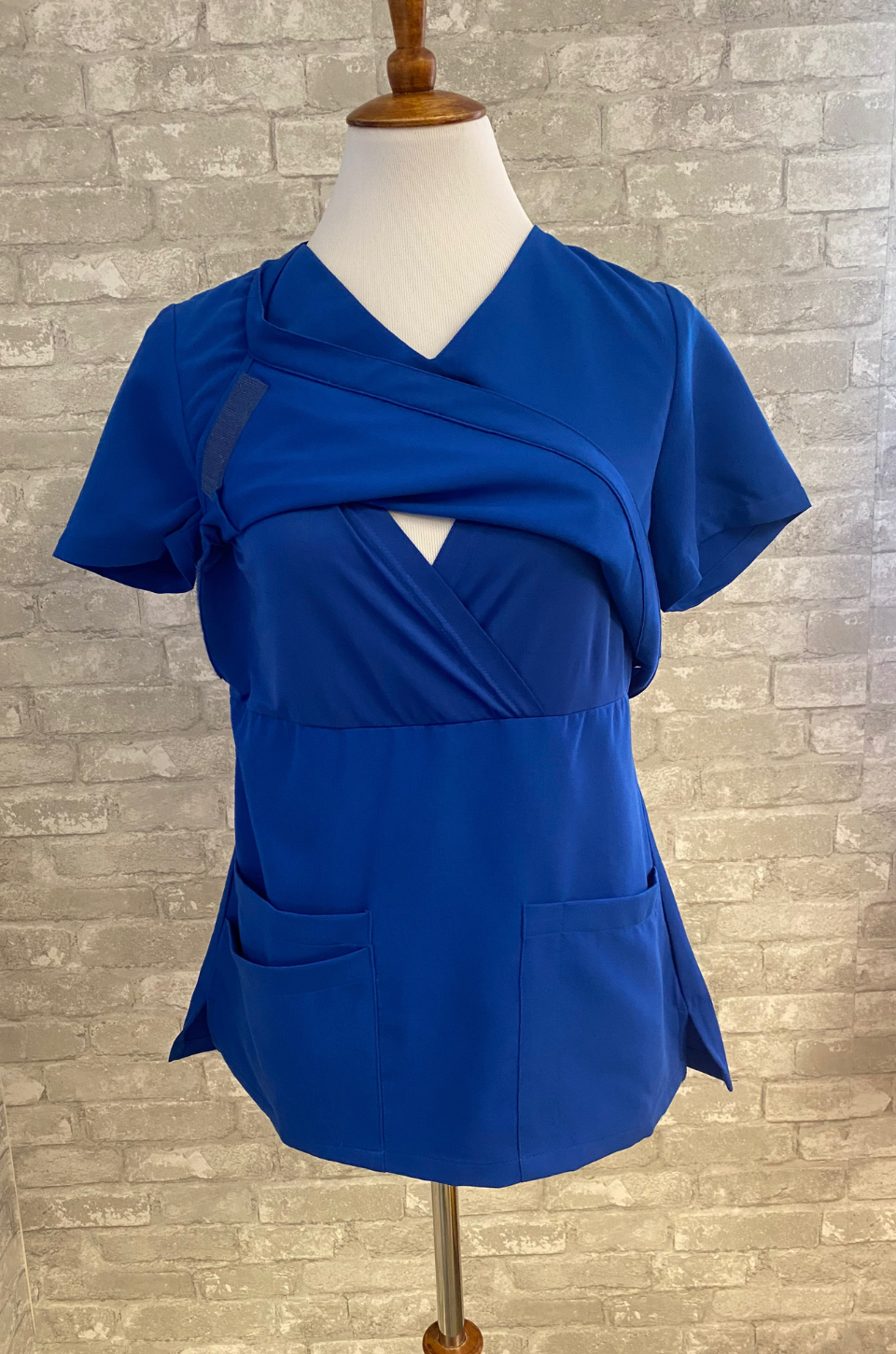 breastfeeding scrubs for nurses